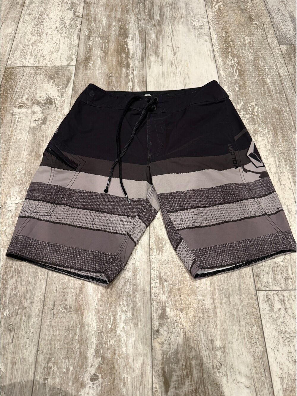 Volcom 29 Black Gray Striped Board Shorts Surf Skate